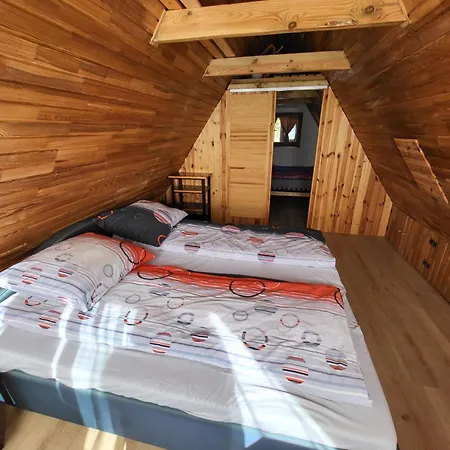 Letniskowy Caloroczny 94c Chalet *